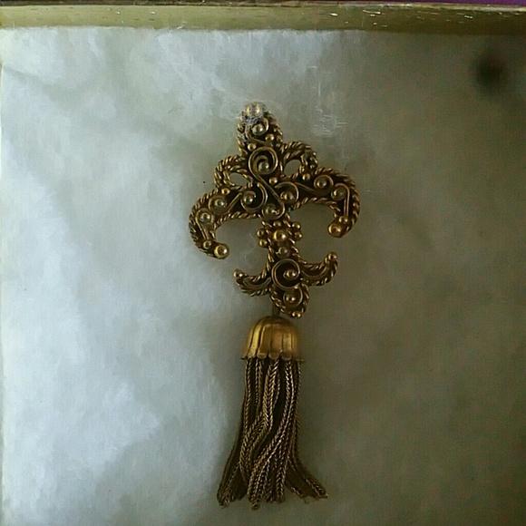 Jewelry - Vintage Brooch